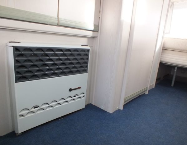 KNAUS Sudwind 450 bj.95, met DOREMA VOORTENT EXTRA DIEP - Afbeelding 18