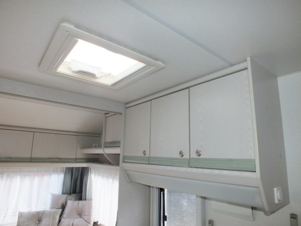 KNAUS Sudwind 450 bj.95, met DOREMA VOORTENT EXTRA DIEP - Afbeelding 15