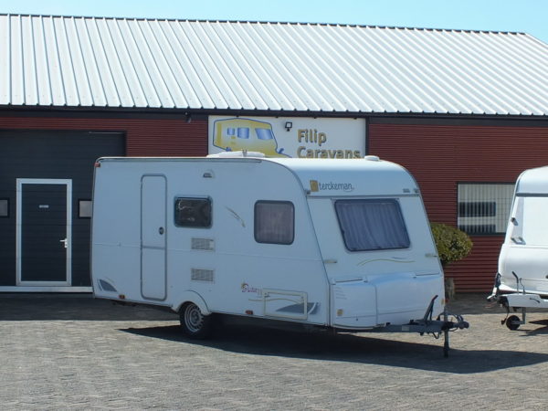 STERCKEMAN 470 bj.2002, 6 slaapplaatsen, met voortent