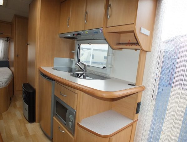 HOBBY De luxe Easy 560 KMFE bj.2004, met MOVER en VOORTENT - Afbeelding 15