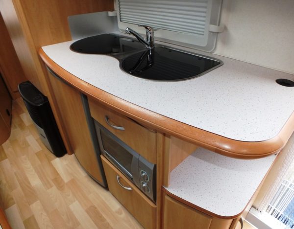HOBBY De luxe Easy 560 KMFE bj.2004, met MOVER en VOORTENT - Afbeelding 16