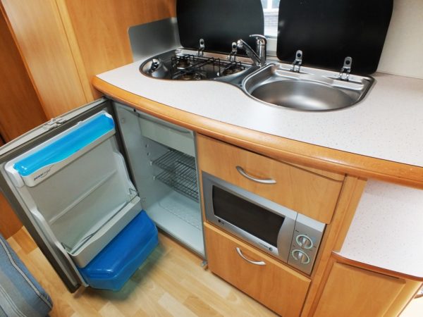 HOBBY De luxe Easy 560 KMFE bj.2004, met MOVER en VOORTENT - Afbeelding 18