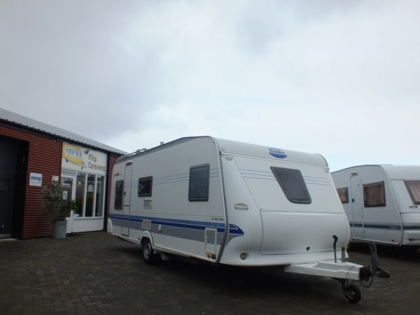 HOBBY De luxe Easy 560 KMFE bj.2004, met MOVER en VOORTENT