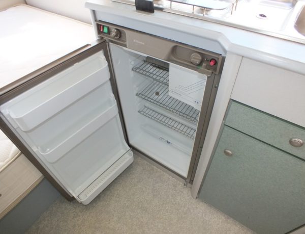 BEYERLAND Vitesse 430 TM bj.99, met VOORTENT - Afbeelding 17