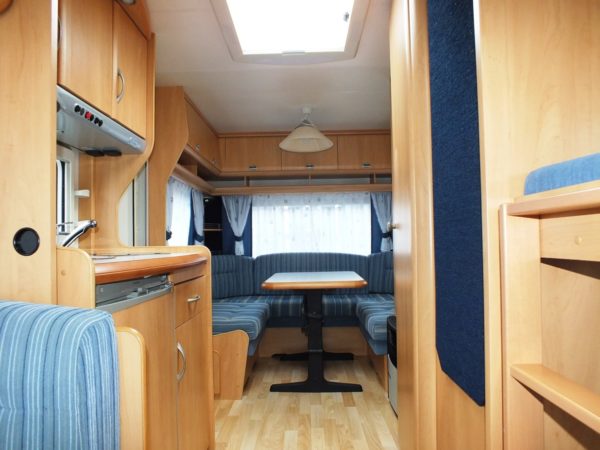 HOBBY De luxe Easy 495 UK bj.2004, met KINDERKAMER, VOORTENT - Afbeelding 17