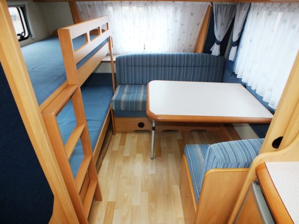 HOBBY De luxe Easy 495 UK bj.2004, met KINDERKAMER, VOORTENT - Afbeelding 5