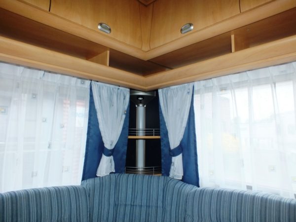 HOBBY De luxe Easy 495 UK bj.2004, met KINDERKAMER, VOORTENT - Afbeelding 21