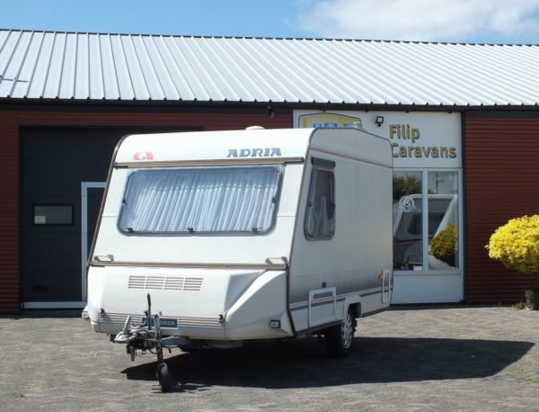 ADRIA Optima 360 bj.89, NIEUWE VOORTENT en LUIFEL - Afbeelding 2