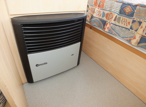 BEYERLAND Vitesse bj.99, LICHTGEWICHT, met VOORTENT, LUIFEL - Afbeelding 23