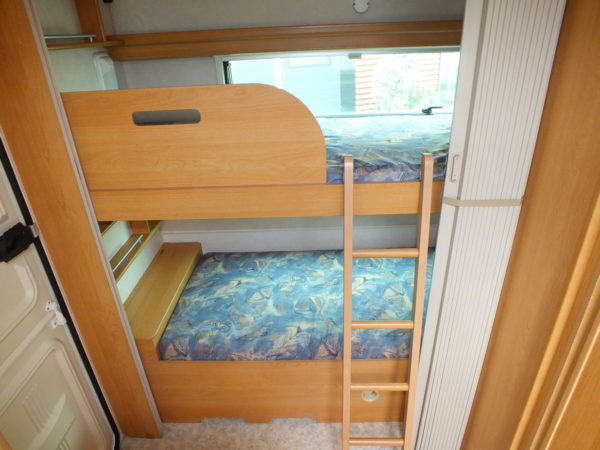 ADRIA Unica B 502 DK bj.2001, 5 SLAAPPLAATSEN, VOORTENT - Afbeelding 9