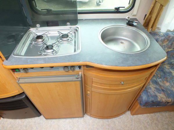 ADRIA Unica B 502 DK bj.2001, 5 SLAAPPLAATSEN, VOORTENT - Afbeelding 15