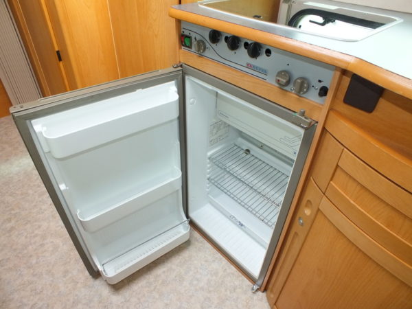 ADRIA Unica B 502 DK bj.2001, 5 SLAAPPLAATSEN, VOORTENT - Afbeelding 17