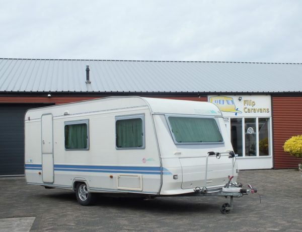 ADRIA Unica B 502 DK bj.2001, 5 SLAAPPLAATSEN, VOORTENT
