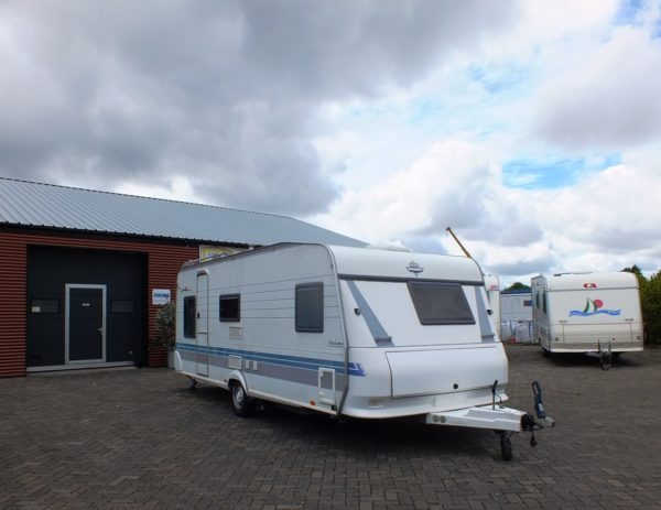 Hobby Exclusive 560 KMFE met mover, 6 persoons