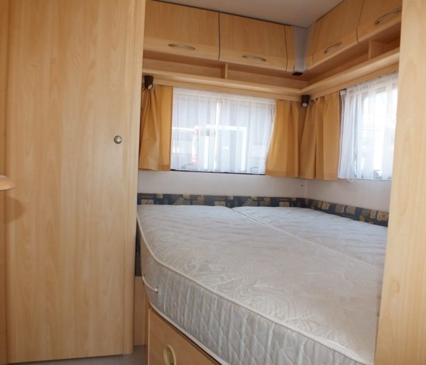 BEYERLAND Vitesse 490 LB bj.2000, met FRANS BED en VOORTENT - Afbeelding 9