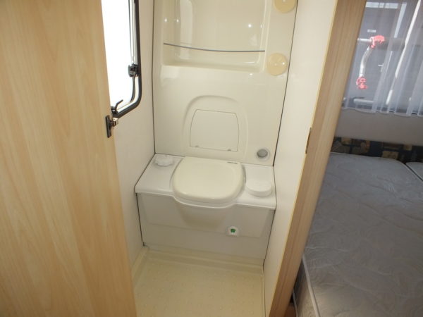 BEYERLAND Vitesse 490 LB bj.2000, met FRANS BED en VOORTENT - Afbeelding 21