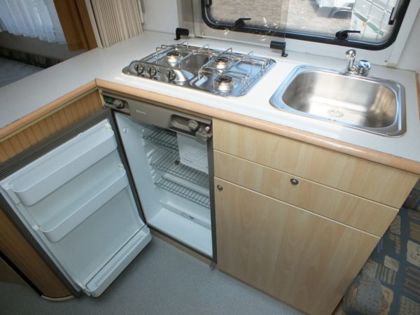 BEYERLAND Vitesse 490 LB bj.2000, met FRANS BED en VOORTENT - Afbeelding 14