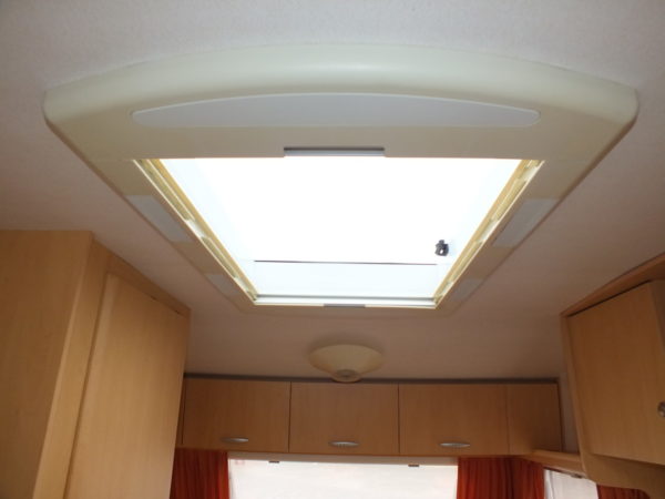 DELTA Euroliner 3900 TZV bj.2003, LICHTGEWICHT, met VAST BED - Afbeelding 23