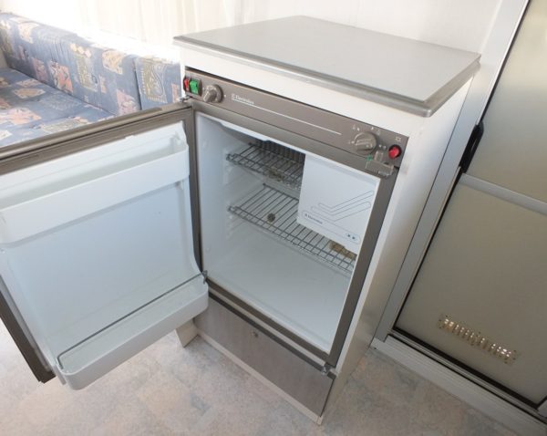KIP Kompact 37 K bj.98, NIEUWSTAAT, met HEFDAK en VOORTENT - Afbeelding 14