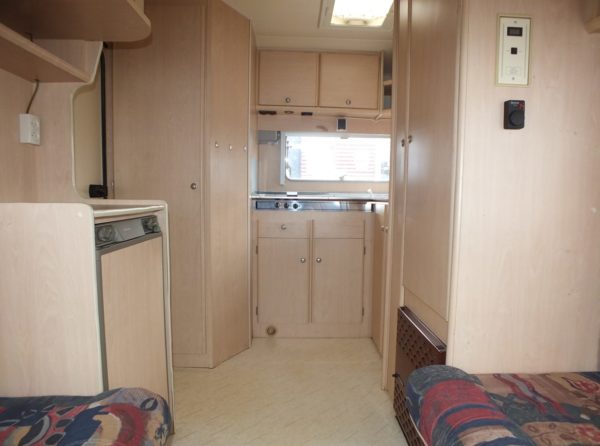 BEYERLAND Sprinter 390 bj.97, LICHTGEWICHT, met VOORTENT - Afbeelding 10