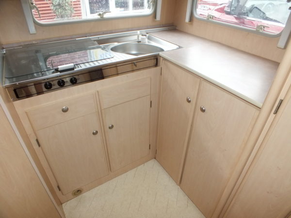 BEYERLAND Sprinter 390 bj.97, LICHTGEWICHT, met VOORTENT - Afbeelding 18