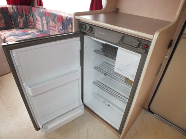 BEYERLAND Sprinter 390 bj.97, LICHTGEWICHT, met VOORTENT - Afbeelding 14