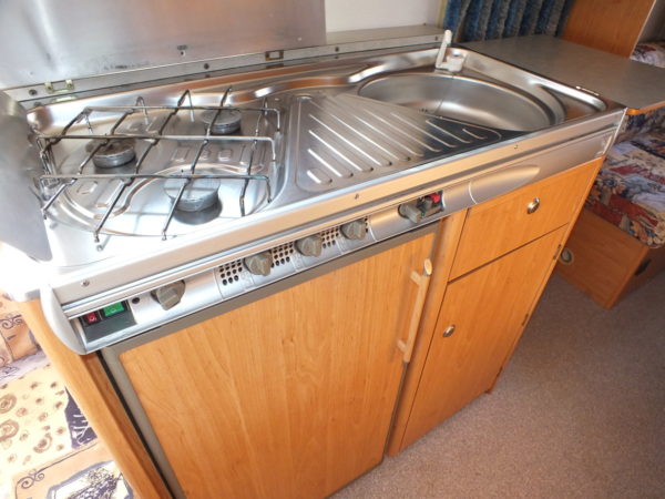 KNAUS Sudwind bj.97, LICHTGEWICHT, met STAPELBED en VOORTENT - Afbeelding 15