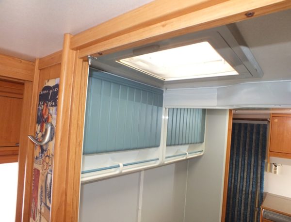 KNAUS Sudwind bj.97, LICHTGEWICHT, met STAPELBED en VOORTENT - Afbeelding 20
