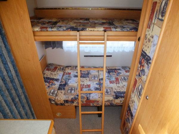 KNAUS Sudwind bj.97, LICHTGEWICHT, met STAPELBED en VOORTENT - Afbeelding 11
