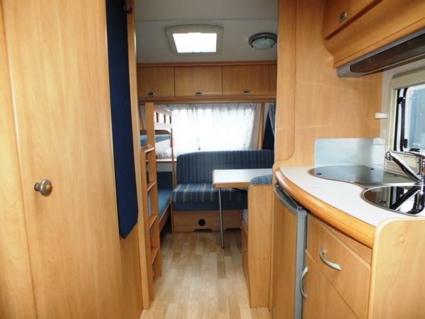 HOBBY De luxe Easy 495 uk bj.2003, met KINDERKAMER, VOORTENT - Afbeelding 8