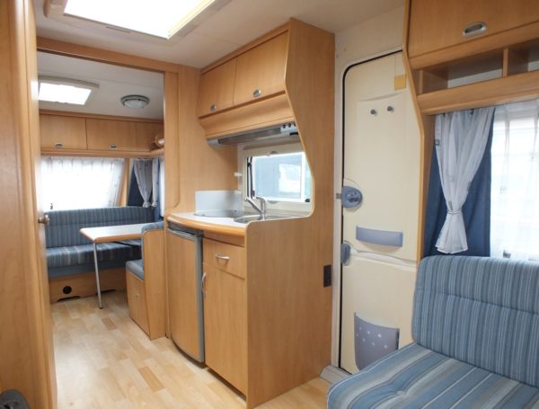 HOBBY De luxe Easy 495 uk bj.2003, met KINDERKAMER, VOORTENT - Afbeelding 12