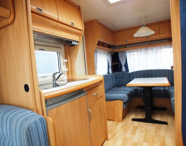 HOBBY De luxe Easy 495 uk bj.2003, met KINDERKAMER, VOORTENT - Afbeelding 13