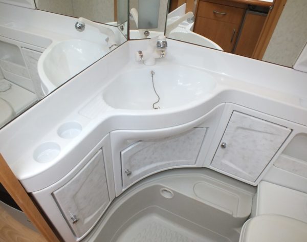 HOBBY De luxe Easy 495 uk bj.2003, met KINDERKAMER, VOORTENT - Afbeelding 19