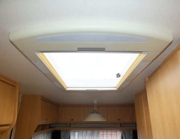 HOBBY De luxe Easy 495 uk bj.2003, met KINDERKAMER, VOORTENT - Afbeelding 21