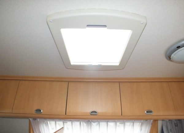 HOBBY De luxe Easy 495 uk bj.2003, met KINDERKAMER, VOORTENT - Afbeelding 22
