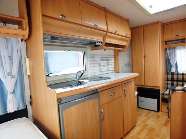 HOBBY De luxe Easy 440 SF bj.2002, TOP STAAT, met VOORTENT - Afbeelding 12
