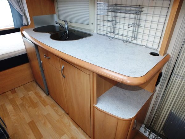 HOBBY De luxe Easy 440 SF bj.2002, TOP STAAT, met VOORTENT - Afbeelding 13