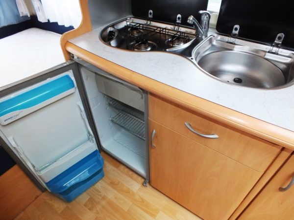 HOBBY De luxe Easy 440 SF bj.2002, TOP STAAT, met VOORTENT - Afbeelding 16
