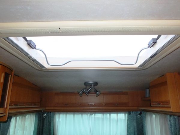 Adria Unica B 502UP, bj.2000 met voortent en mover - Afbeelding 17