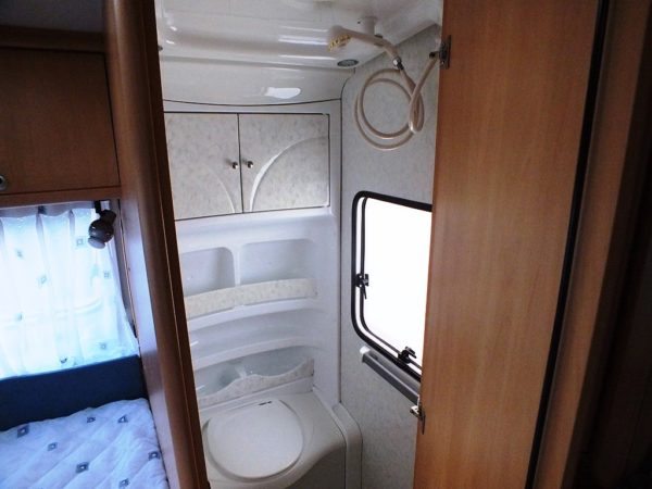 HOBBY DE LUXE EASY 500 KMFE, bj. 2004   5 SLAAPPLAATSEN  met DOUCHE en THULE OMNISTOR CASSETE LUIFEL!!! - Afbeelding 27