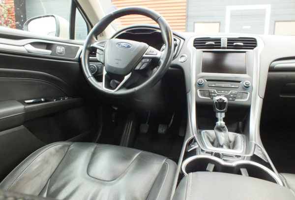 FORD Mondeo 2.0 Titanium bj.2015, BOMVOL NIEUWE APK BTW AUTO - Afbeelding 8