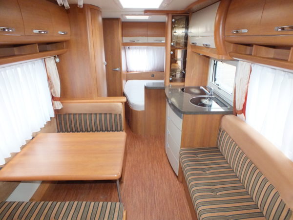 HOBBY Excellent 540 KMFE bj.2010, 6 SLAAPPLAATSEN, DOUCHE - Afbeelding 6