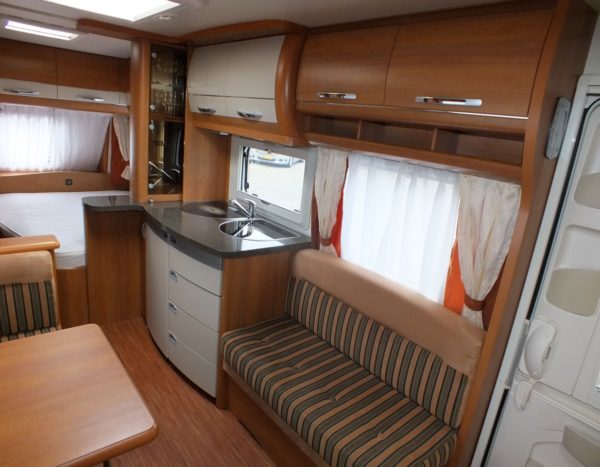 HOBBY Excellent 540 KMFE bj.2010, 6 SLAAPPLAATSEN, DOUCHE - Afbeelding 14