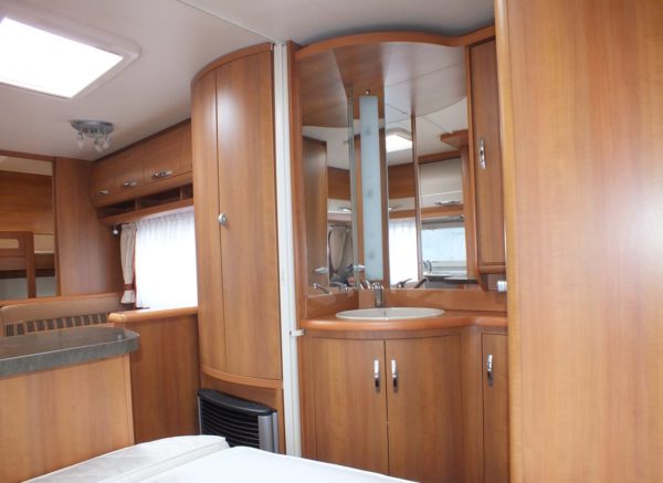 HOBBY Excellent 540 KMFE bj.2010, 6 SLAAPPLAATSEN, DOUCHE - Afbeelding 21