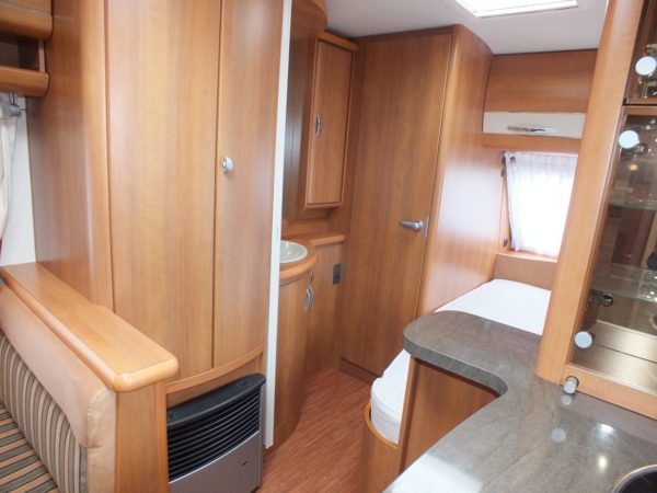 HOBBY Excellent 540 KMFE bj.2010, 6 SLAAPPLAATSEN, DOUCHE - Afbeelding 20