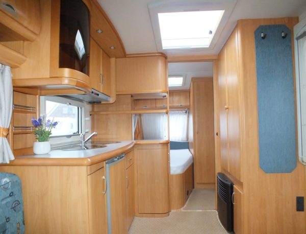 HOBBY Excellent Easy 495 UFE bj.2006, met VOORTENT en LUIFEL - Afbeelding 7