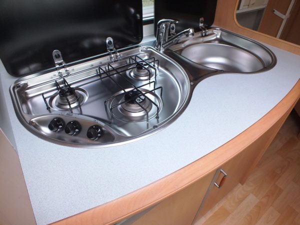 HOBBY De Luxe 500 KMFE bj.2001, met BRAND VOORTENT - Afbeelding 18