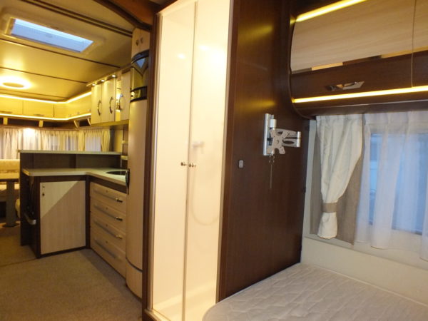 HOBBY Landhaus 770 CL PRESTIGE GAIABAO bj.2014, met VOORTENT - Afbeelding 19