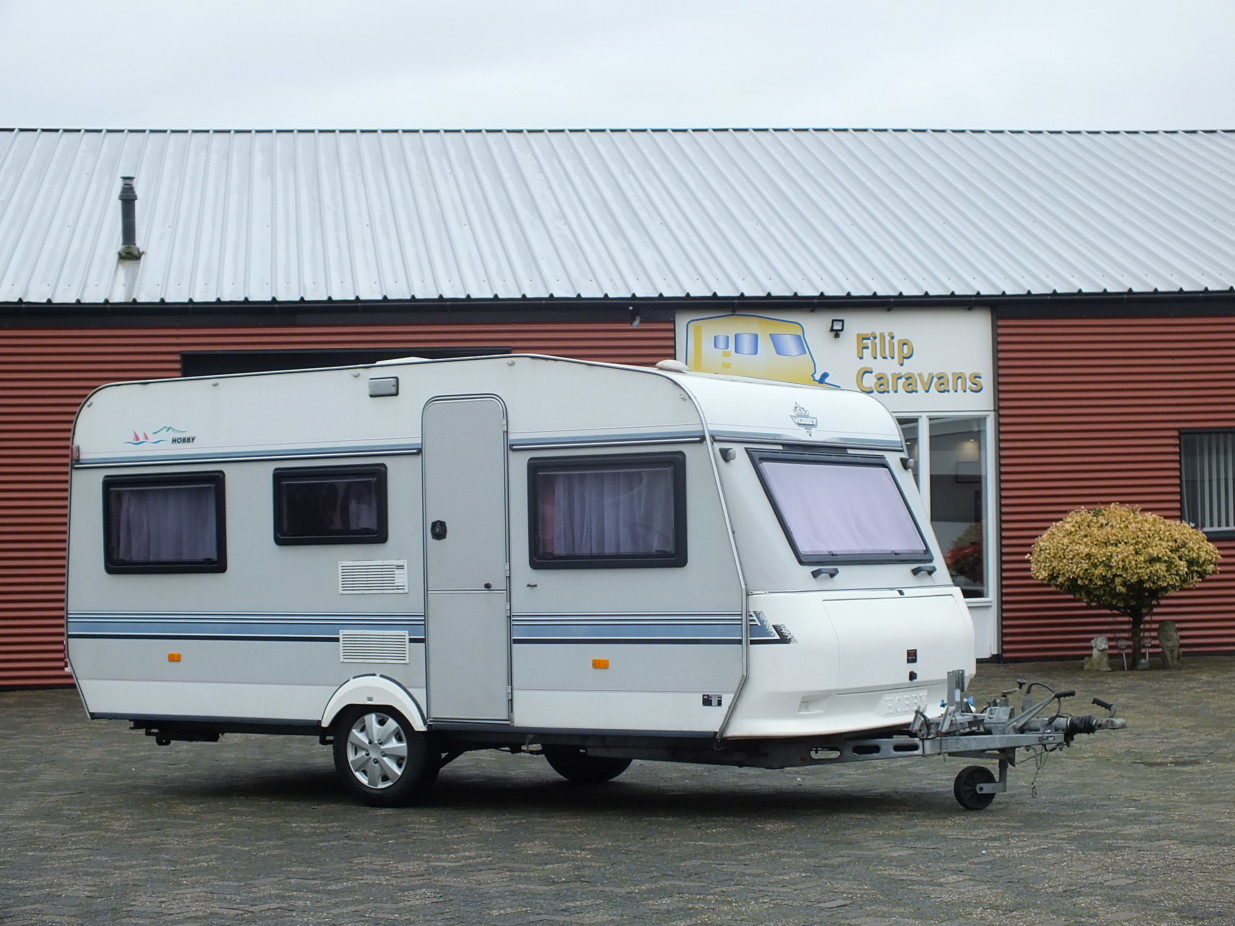 Ook criticus diep Hobby Prestige 460 bj.93, met DOREMA VOORTENT - Filip Caravans