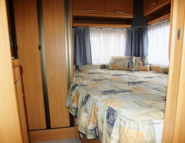 KNAUS Sudwind 450 TF bj.2000, met MOVER, DOUCHE, VOORTENT - Afbeelding 7